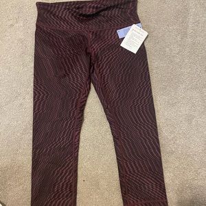 New Lululemon Women’s Wunder Under Crop III Size 8